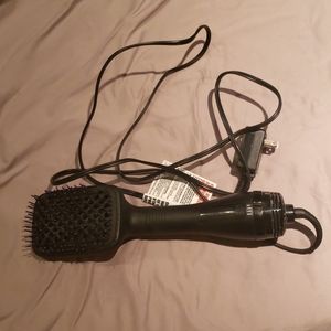 Blow dryer brush